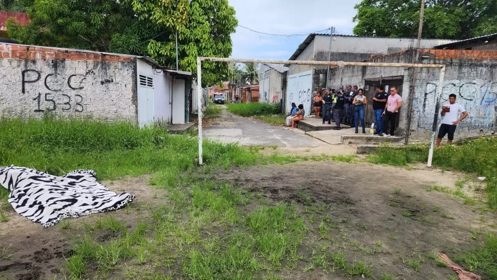 Jovem sequestrado é encontrado morto em campo de futebol