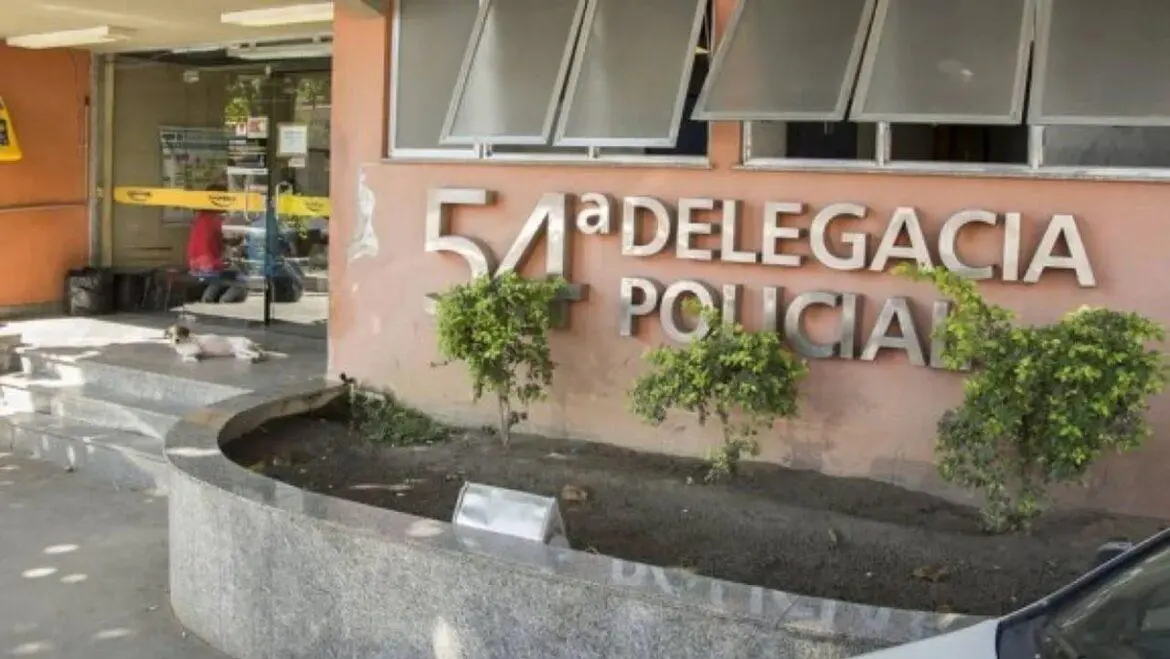 Homem é preso por estuprar cadela após denúncia de vizinhos
