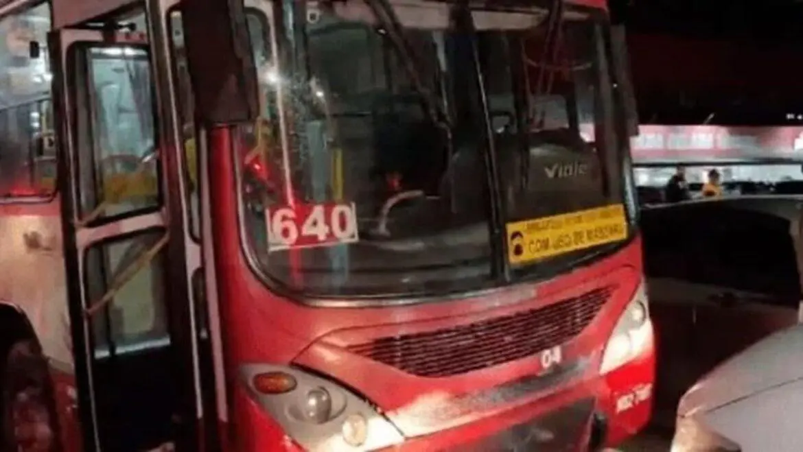 Passageiros vivem momento de terror durante assalto na linha 640