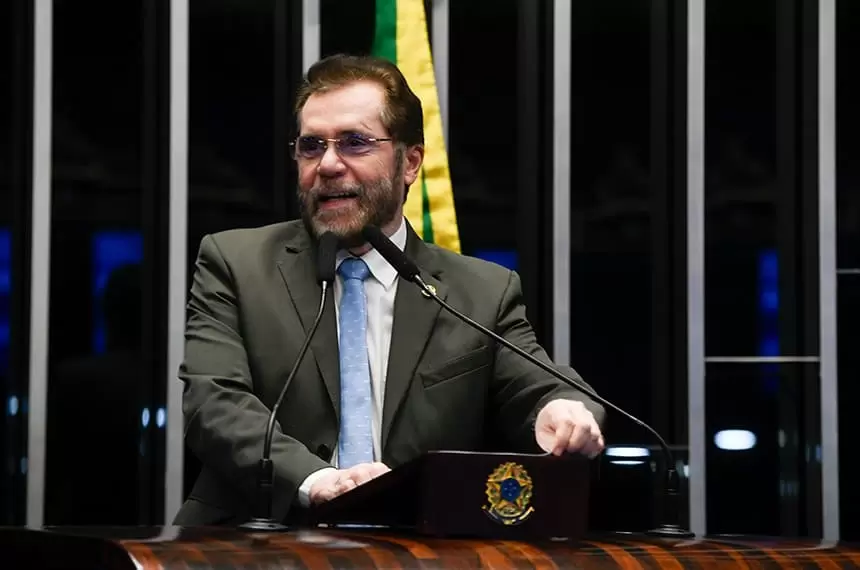Fim de mandato vitalício de ministros do STF começa a tramitar, diz Plínio Valério