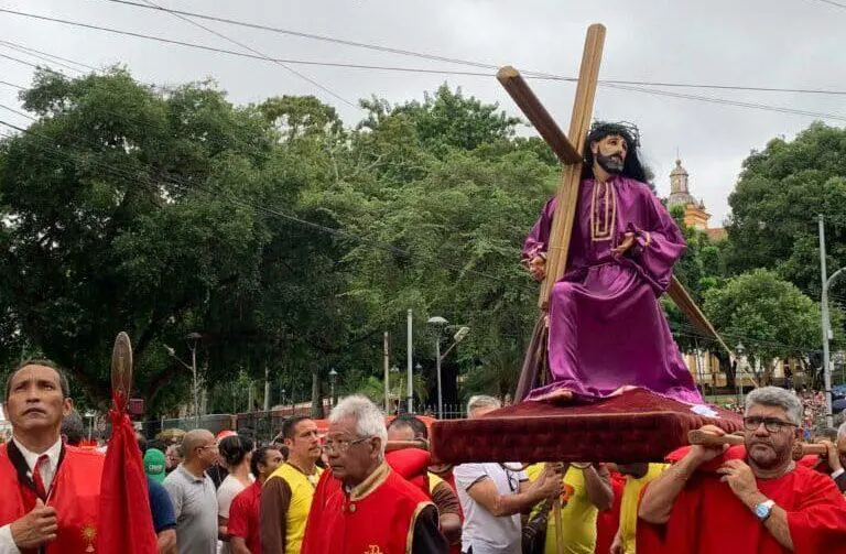 Via Sacra reúne cerca de 20 mil fieis no Centro de Manaus