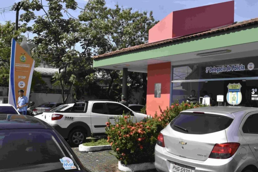 Polícia prende mulher condenada a mais de quatro anos de reclusão por tráfico de drogas