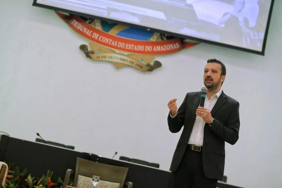 Águas de Manaus apresenta programa de expansão de esgotamento sanitário em seminário temático sobre igarapés da cidade