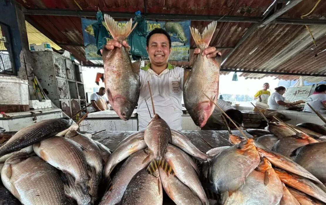 Prefeitura fiscaliza abastecimento e variedade de produtos nas feiras de Manaus durante a Semana Santa