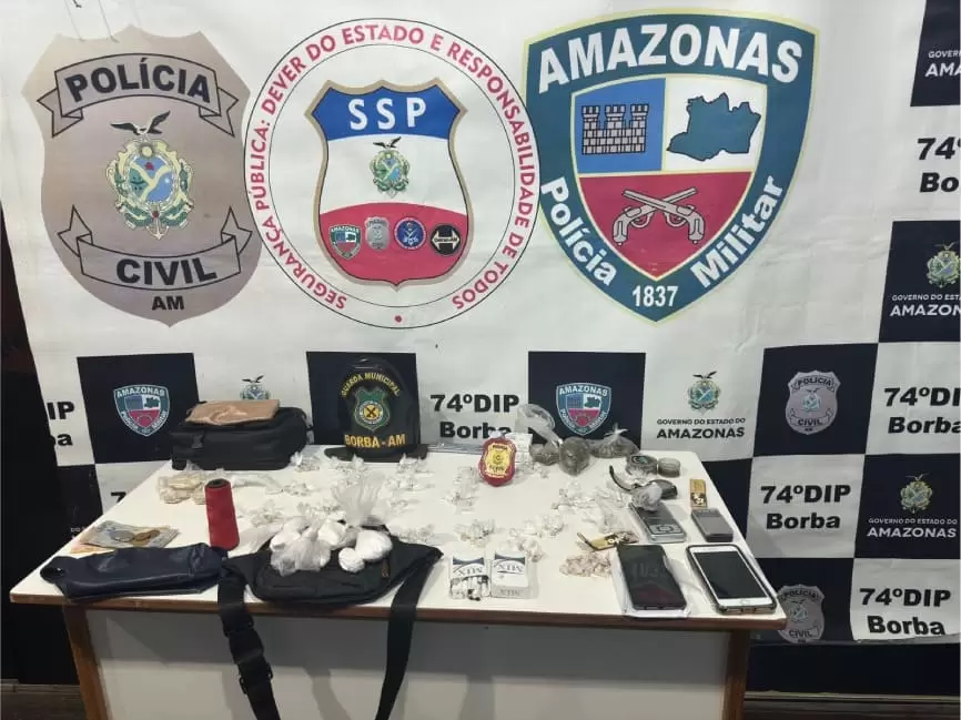 Polícia prende trio e desmantela ponto de venda de drogas, em Borba