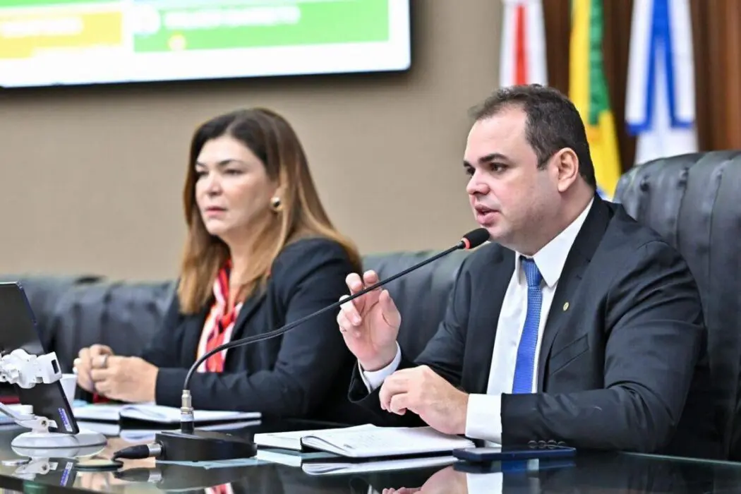 Mulheres em consultas médicas têm direito a acompanhante garantido por lei de autoria do deputado Roberto Cidade