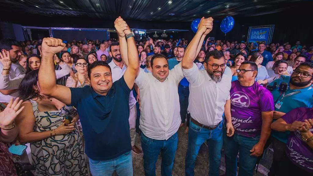 Caio André reúne 2 mil pessoas em ato de filiação ao União Brasil