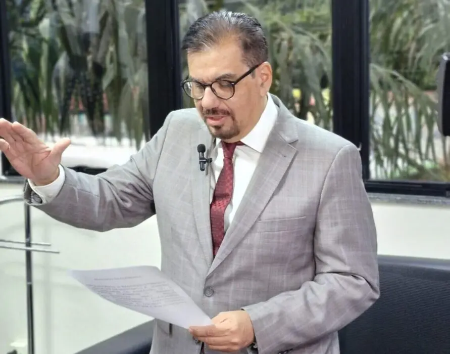 Isaac Tayah volta a assumir a vaga de vereador na Câmara Municipal de Manaus