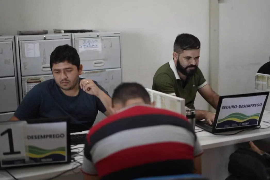 Sine Amazonas divulga 304 vagas de emprego para esta segunda-feira