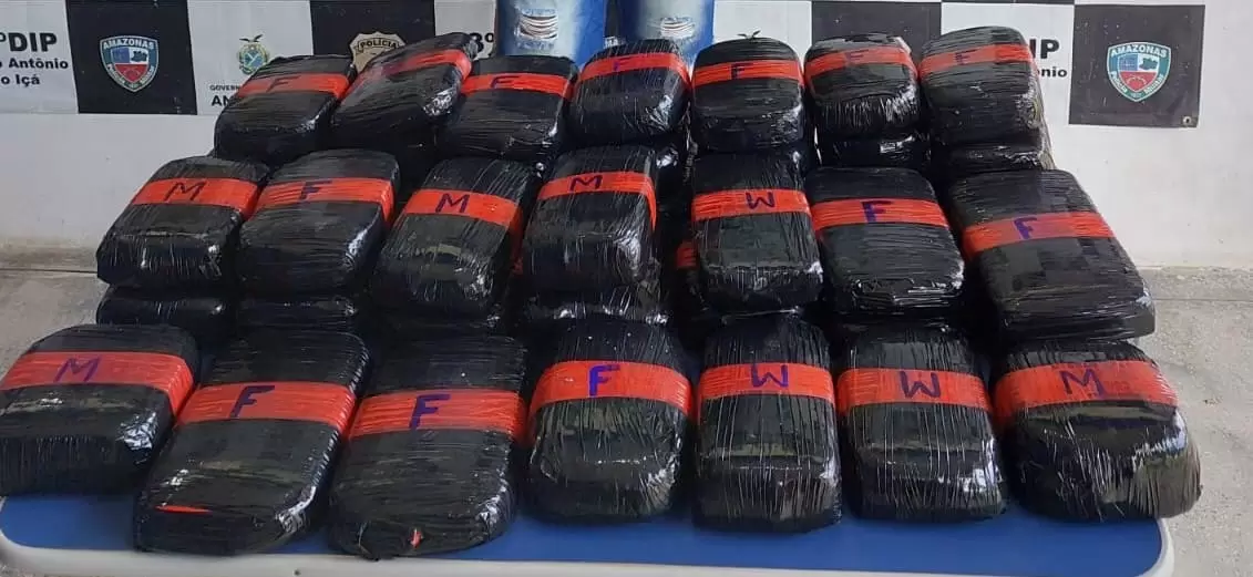 PC-AM e Polícia Federal apreendem drogas em porto de Santo Antônio do Içá