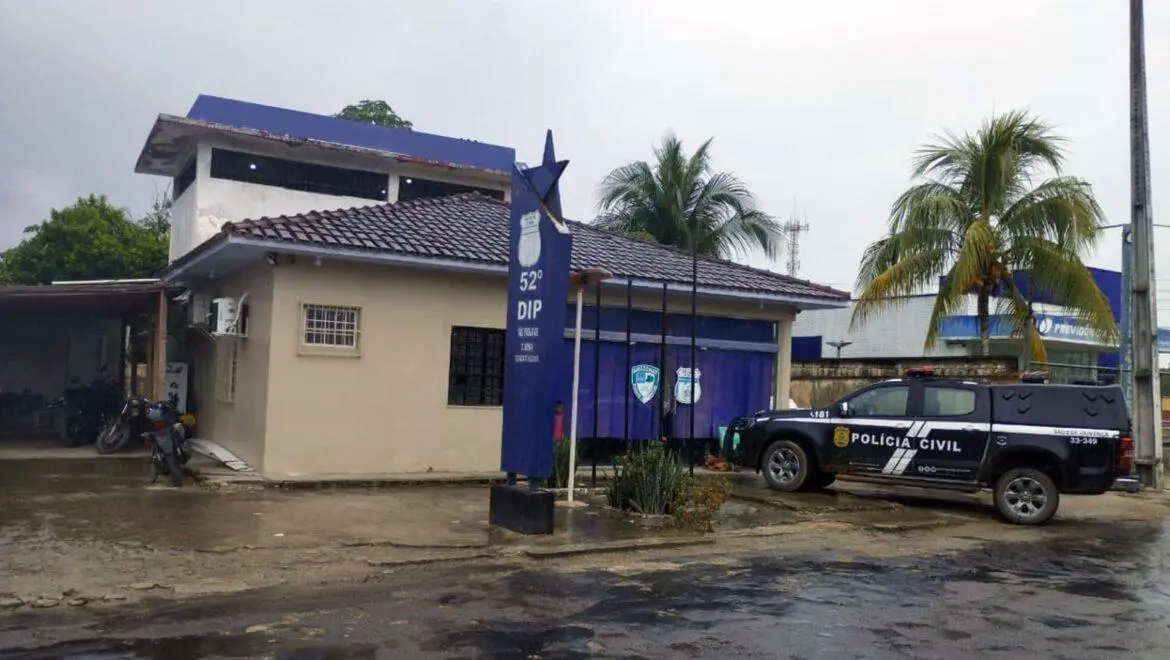Dupla é presa por matar homem em via pública de Benjamin Constant