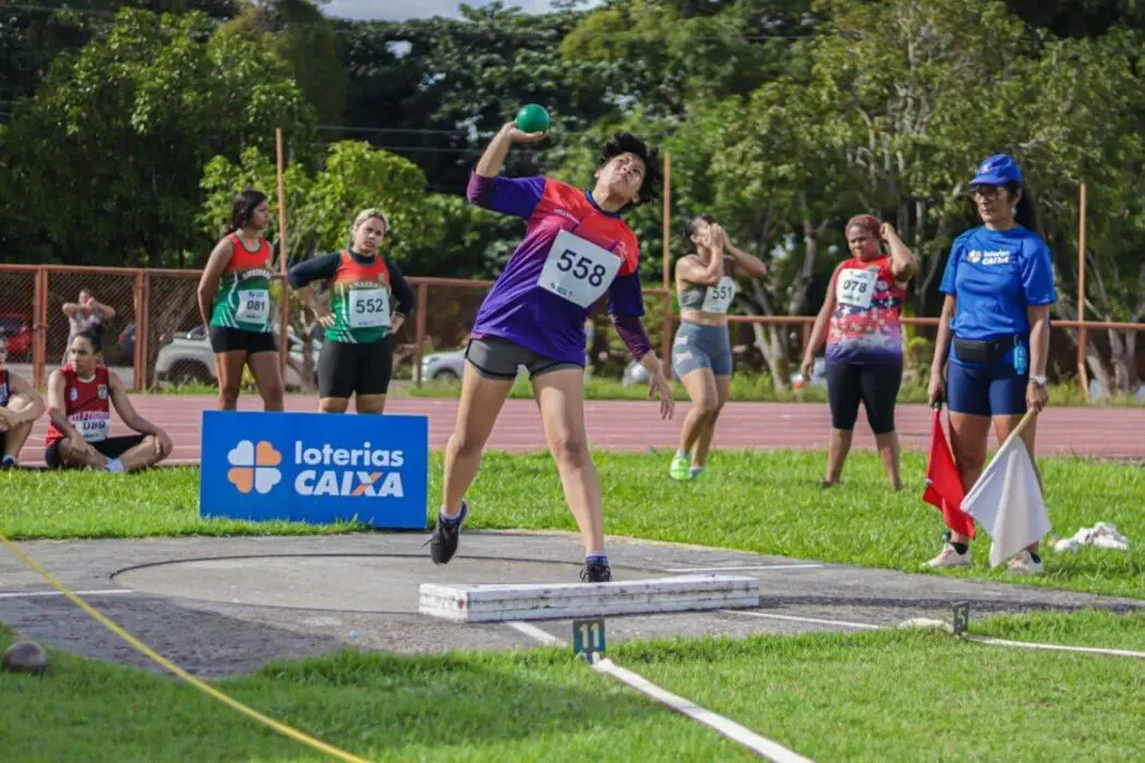 Atletas buscam vaga para o Troféu Brasil em competição estadual na Vila Olímpica de Manaus