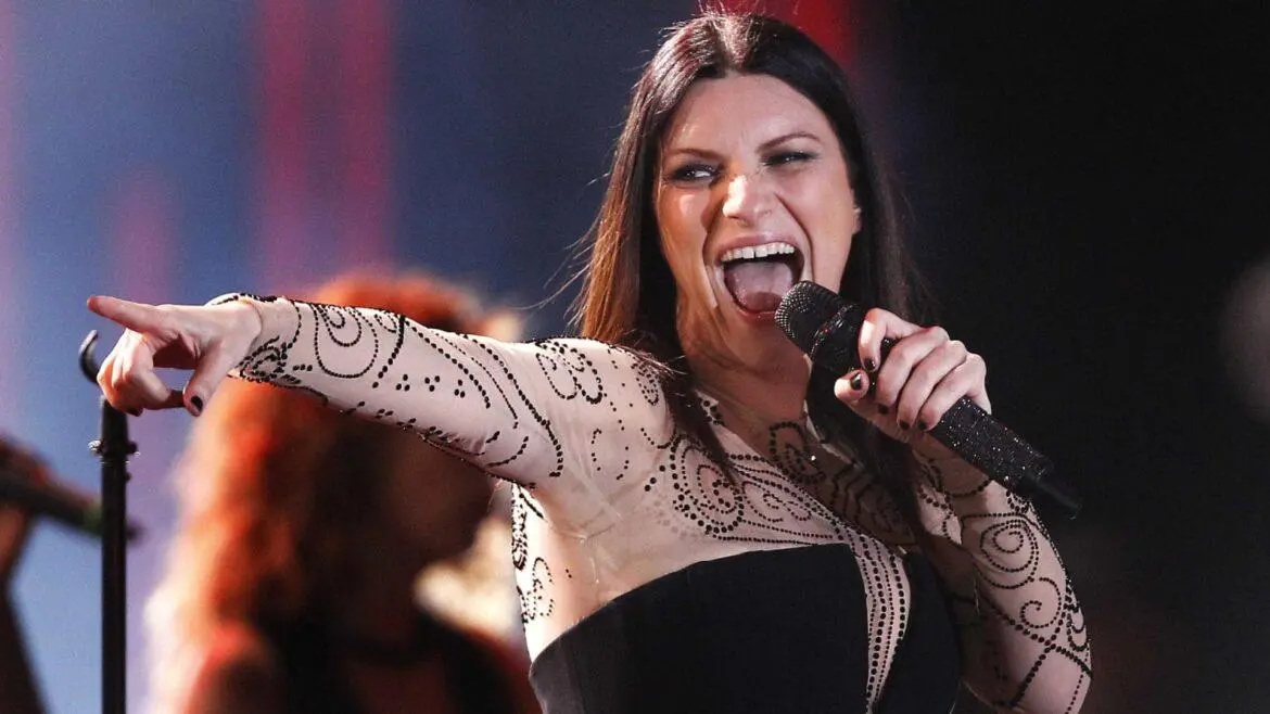 Laura Pausini é eleita a mulher mais poderosa de 2024