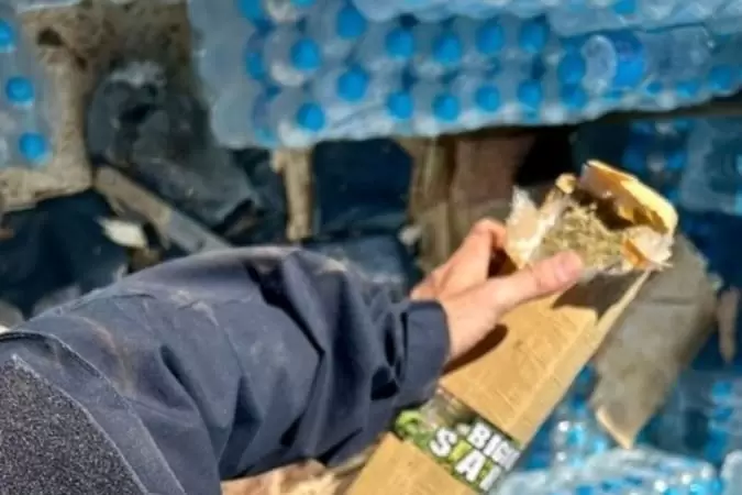 Toneladas de drogas são localizadas em caminhão com doações ao RS pela PRF