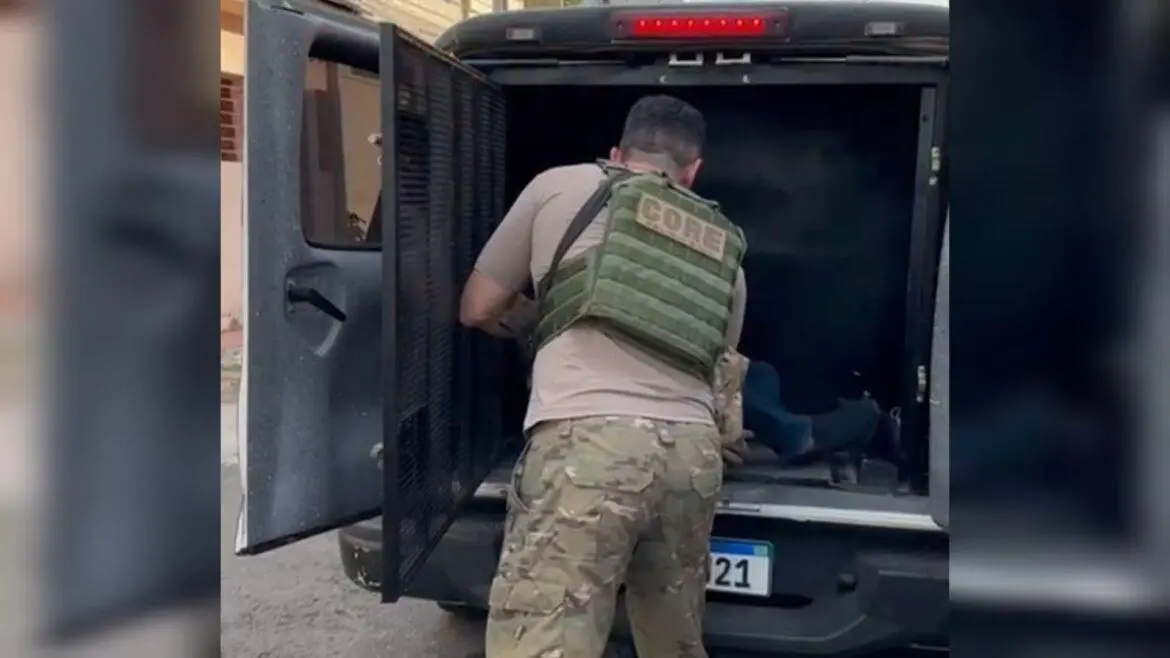 Ex-atirador de elite é preso após perseguir e tentar matar a própria filha em Manaus