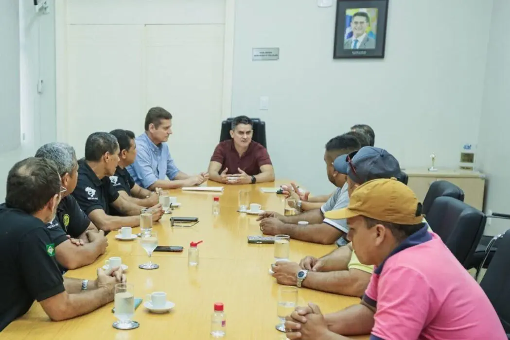 Prefeito envia à CMM propostas que regulamentam e ampliam a circulação para 40 mil taxistas e mototaxistas em Manaus