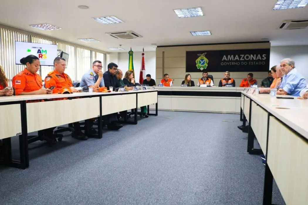 Governo do Amazonas envia 15 bombeiros para trabalho de resgate no Rio Grande do Sul