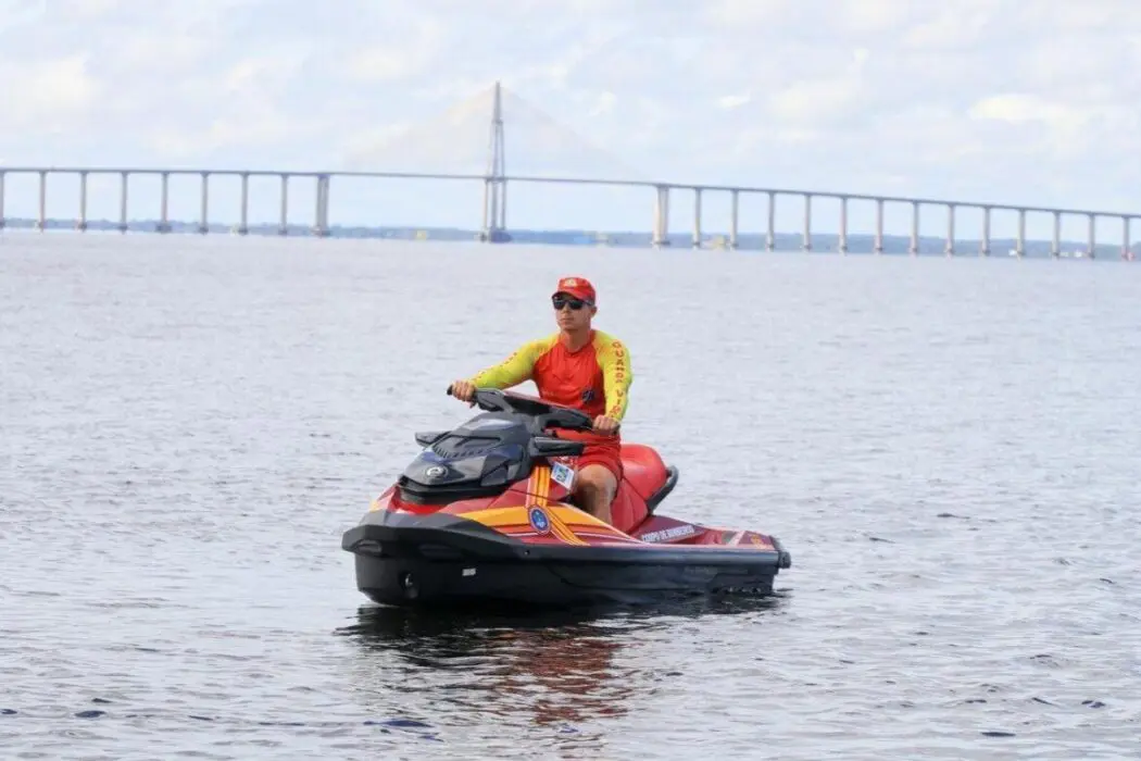 Com novos jet-skis e quadriciclos, Corpo de Bombeiros amplia prevenção aquática na Praia da Ponta Negra