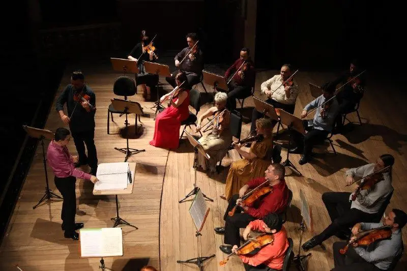 Teatro Amazonas recebe show, espetáculo de balé e concerto na programação desta semana