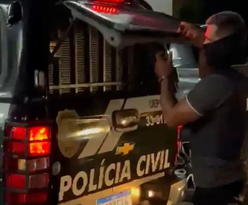 Três pessoas são presas acusadas de estupro de vulnerável, exploração sexual e favorecimento à prostituição contra adolescente de 13 anos, em Manaus