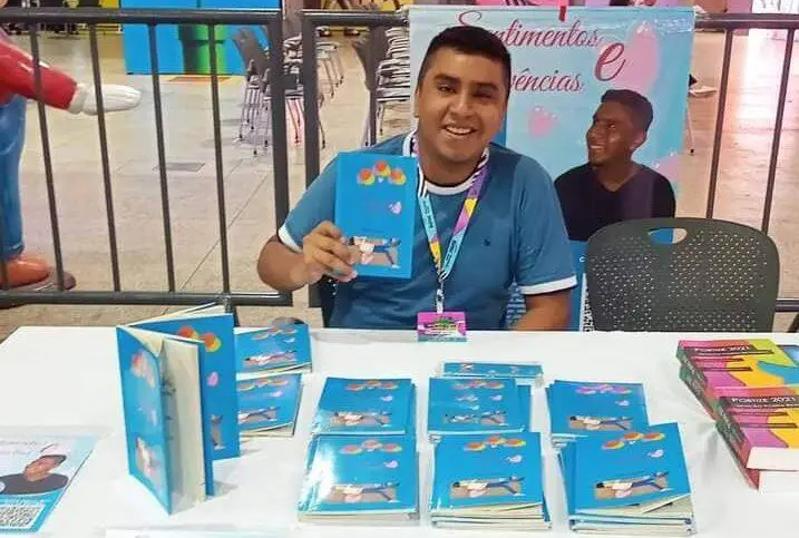 Escritor manauara Vitor Gusmão vence premiação literária nacional em três categorias