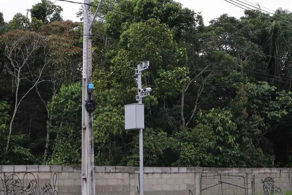 Monitoramento: Prefeitura inicia sinalização de radares de gestão de velocidade na avenida do Turismo
