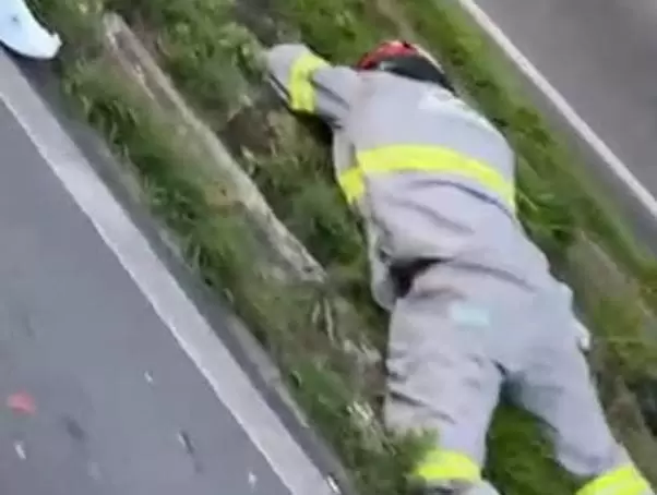 Motociclista fica gravemente ferido durante acidente com carro em Manaus