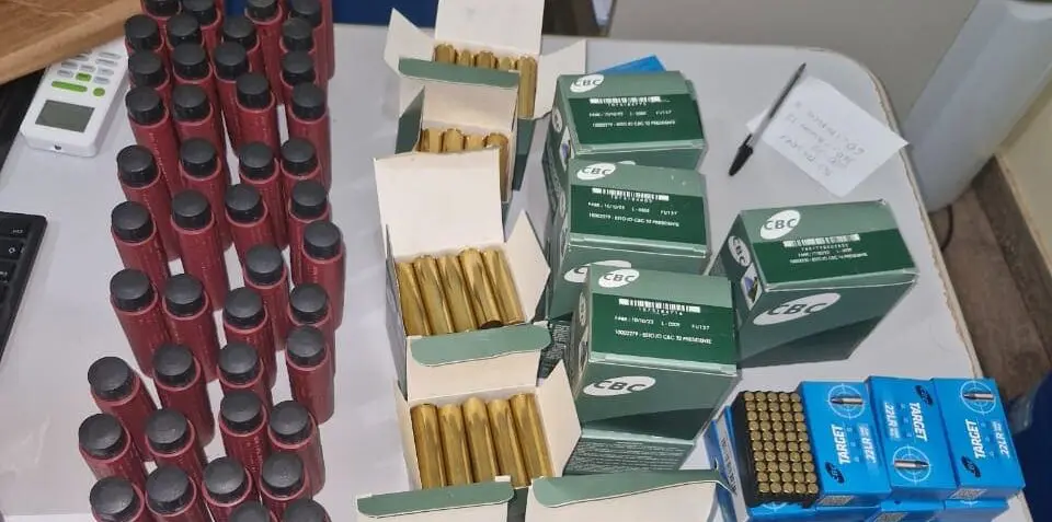 Polícia apreende munições e materiais para produção de munição, em Ipixuna