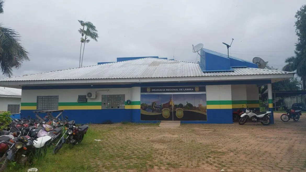Homem é preso por tentativa de feminicídio contra sua companheira, em Lábrea