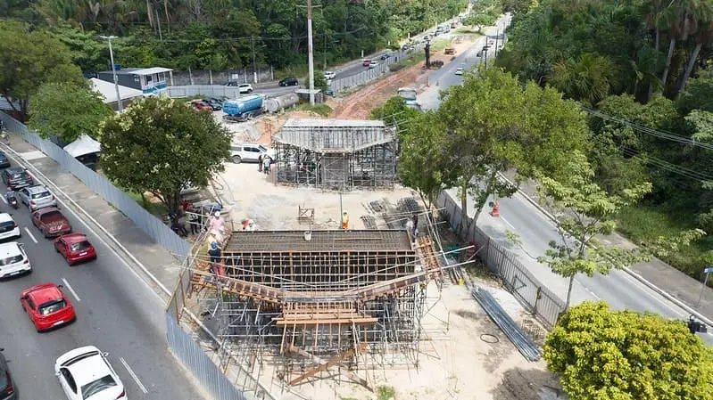 Viaduto que vai interligar avenidas Efigênio Salles e Torres chega a 30% de execução do projeto