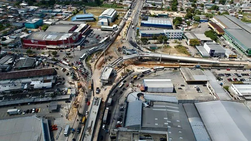 Obras do viaduto Rei Pelé avançam e chegam a 70% de execução