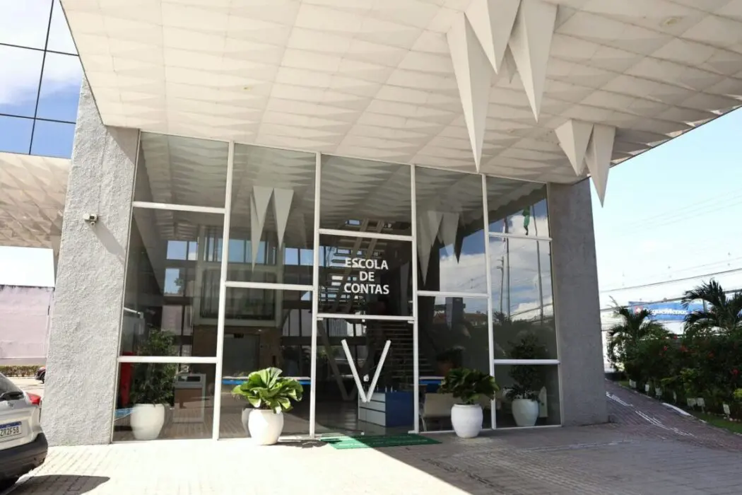 Escola de Contas do TCE-AM lança concurso sobre soluções de sustentabilidade na Amazônia