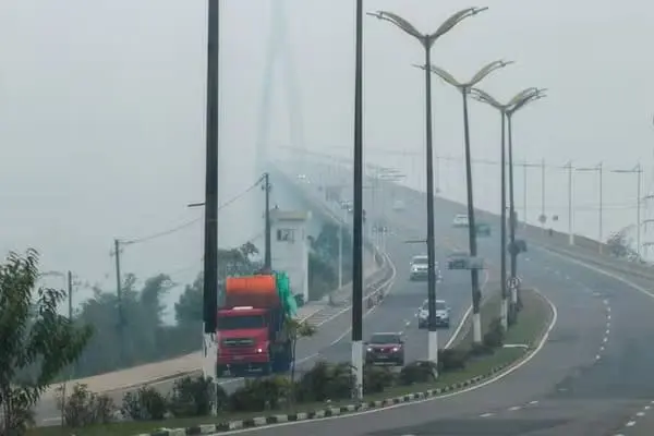Manaus amanhece coberta de fumaça 