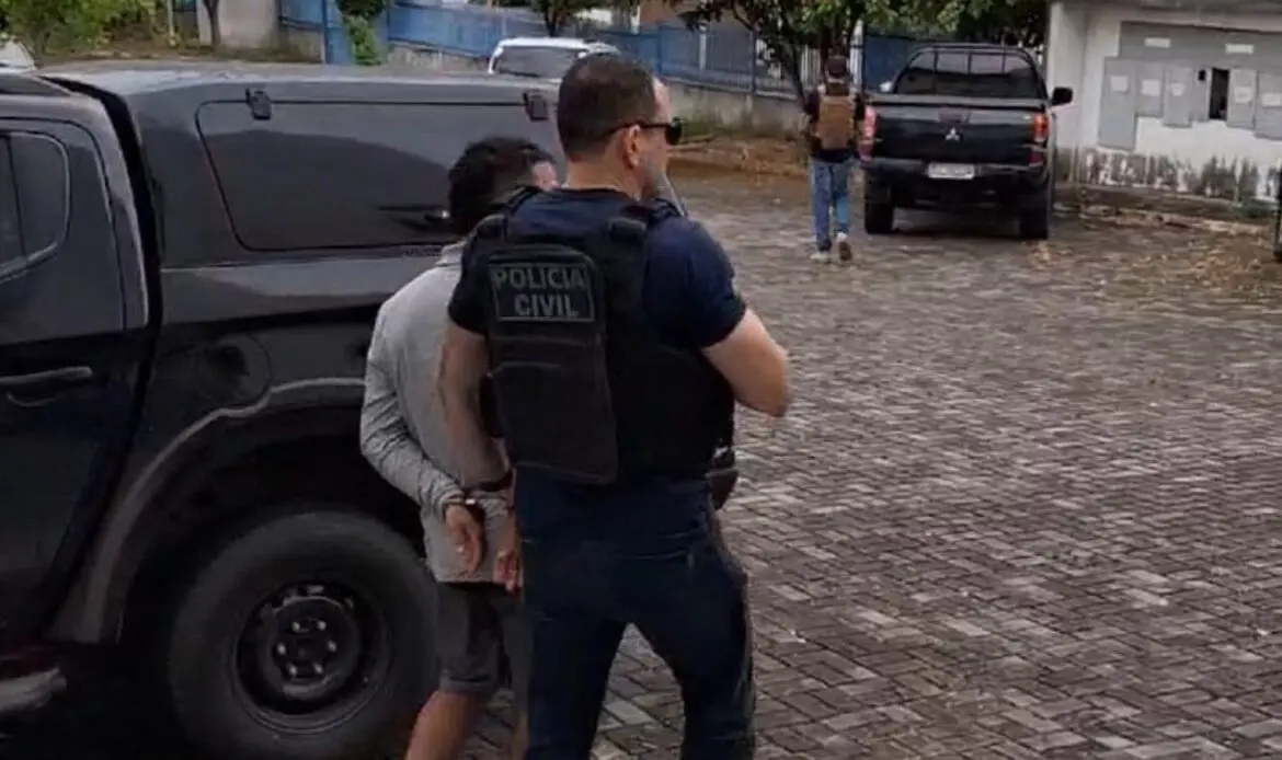 Homem envolvido em cerca de 12 roubos a ônibus do transporte coletivo é preso em Manaus