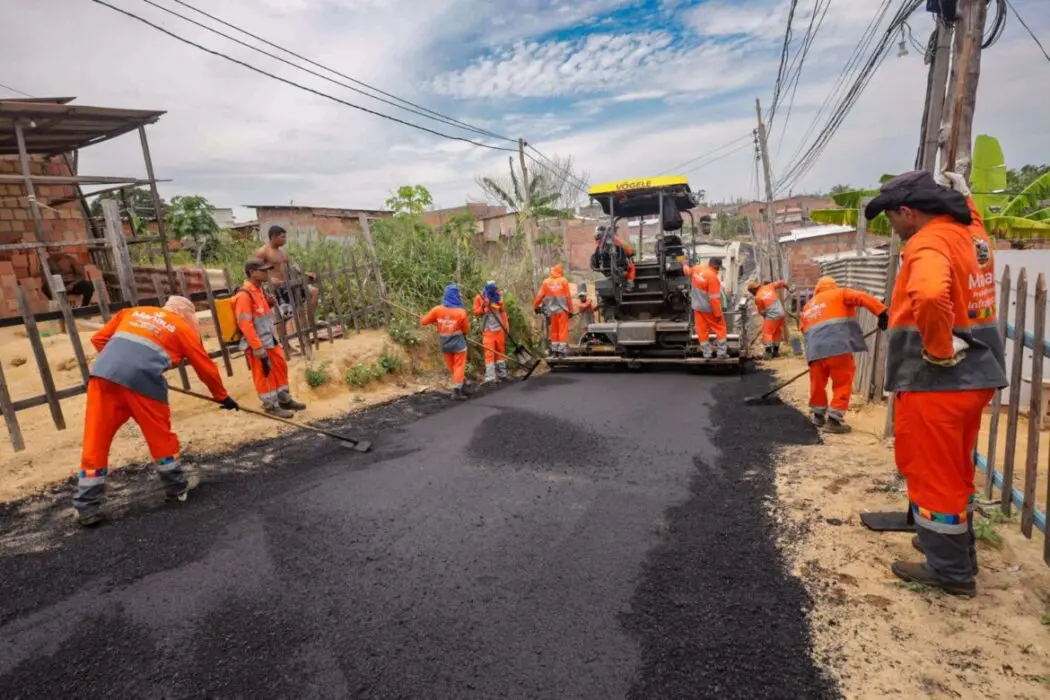 Comunidade Cidade Alta 2 recebe pavimentação pela primeira vez