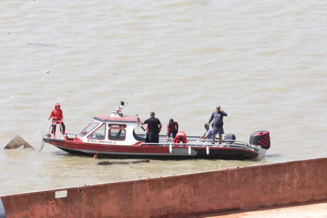 Governo do Amazonas realiza segundo dia de busca e assistência às vítimas de acidente no Porto de Manacapuru