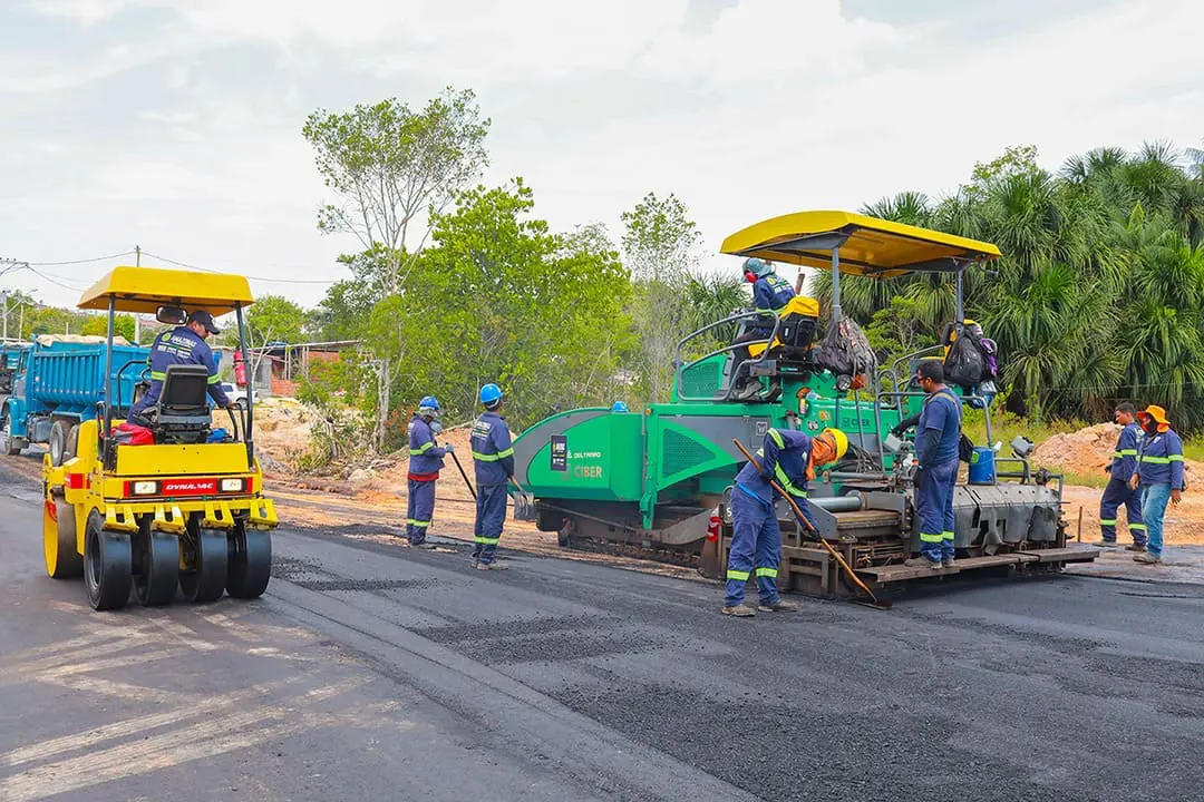 Segunda etapa do Asfalta Amazonas avança na capital e interior