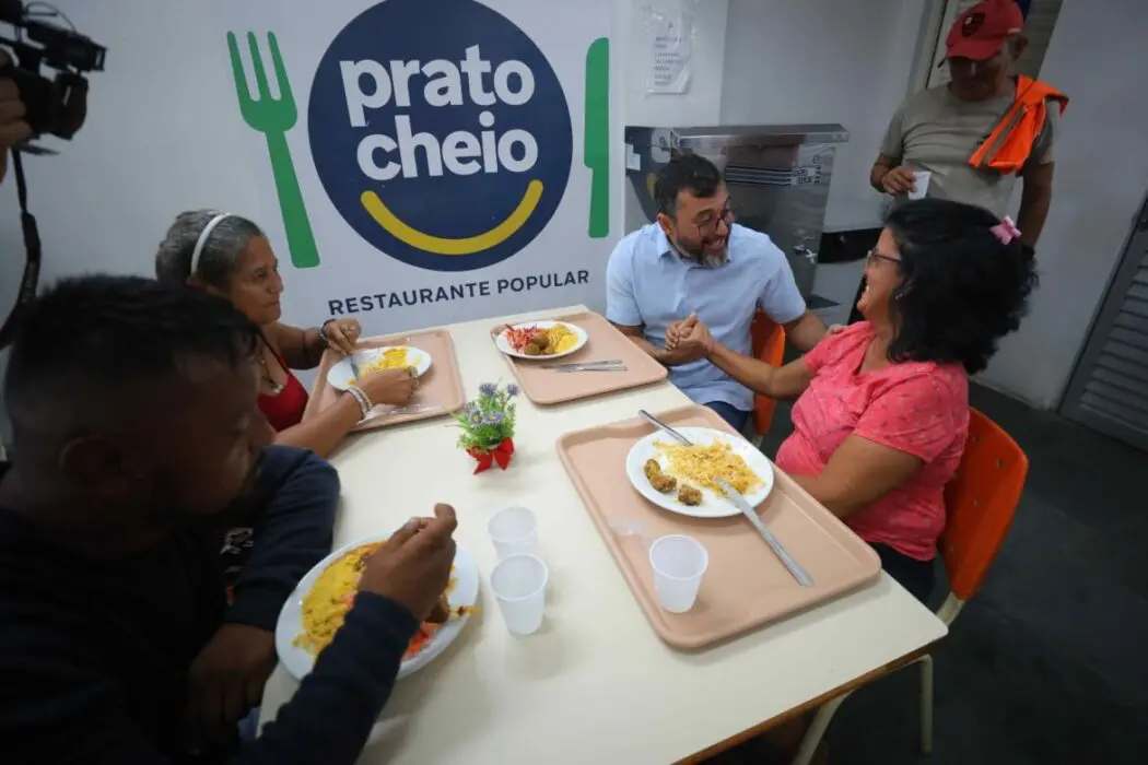 Governo do Amazonas reabre unidade do Prato Cheio do bairro Parque São Pedro em novo espaço