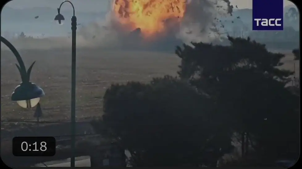 Vídeo: Avião sai da pista, bate contra muro e deixa 179 mortos na Coreia do Sul