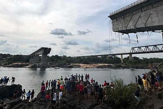 Subiu para 12 o número de mortos em decorrência da queda da ponte Juscelino Kubitschek de Oliveira, na BR-226, entre Aguiarnópolis (TO) e Estreito (MA). A estrutura, que liga os estados do Maranhão e do Tocantins, desabou no dia 22/12.