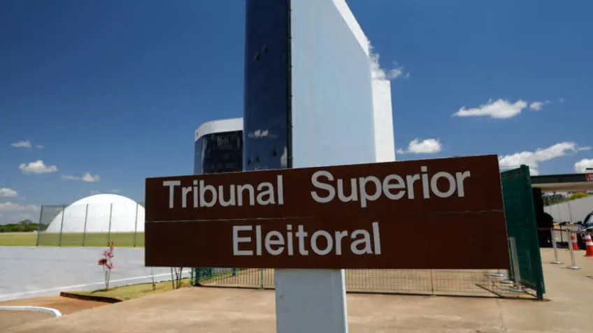 Eleitores que não votaram no 2º turno têm até terça para justificar