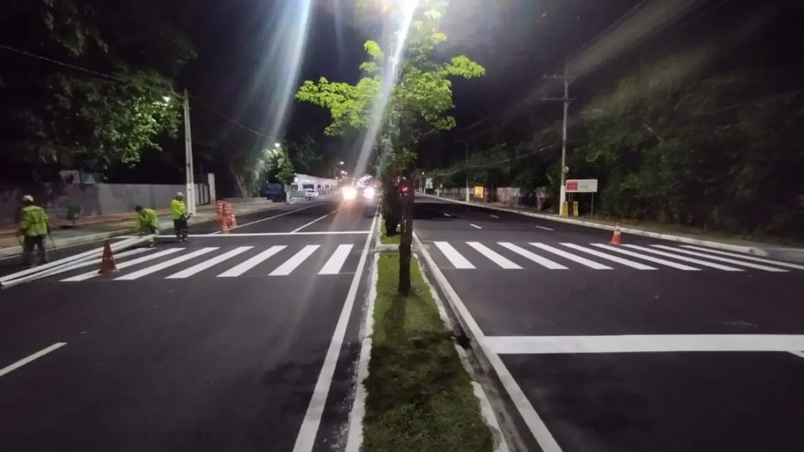 Prefeitura recupera sinalização de trânsito na zona Oeste de Manaus