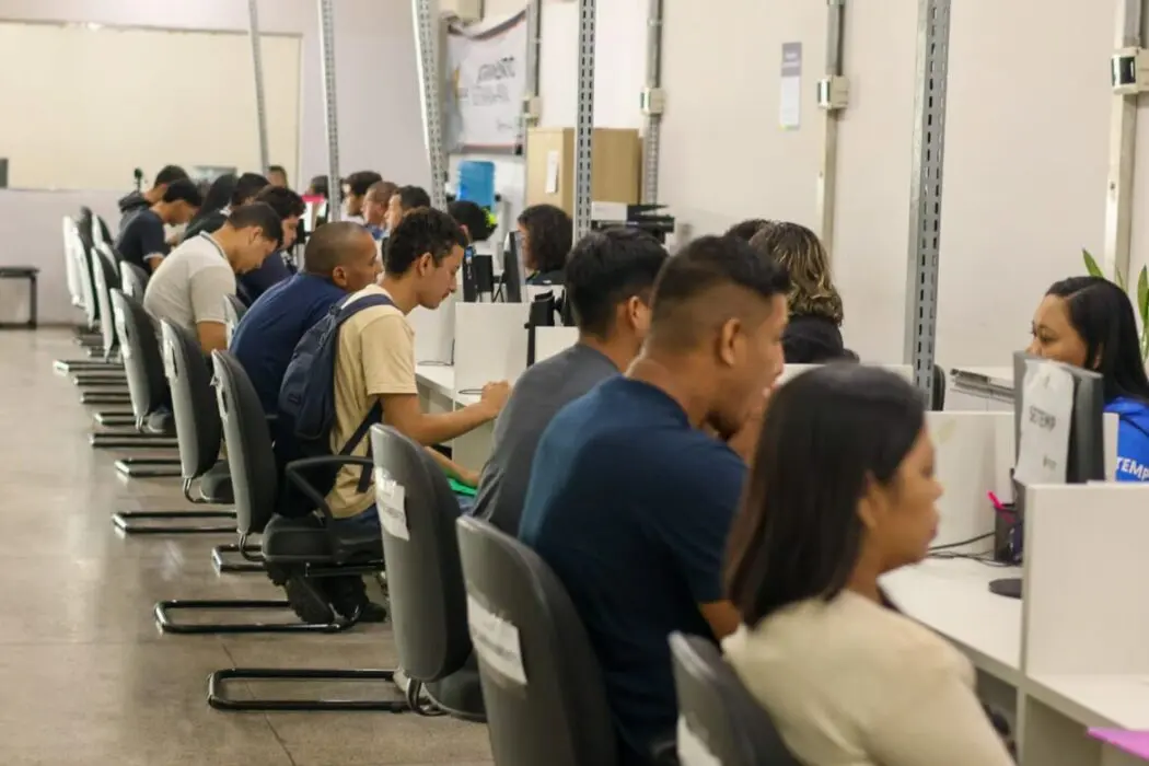 Confira vagas de emprego para esta segunda-feira (04)