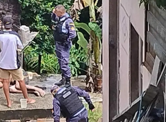 Homem é brut@lment3 esp4ncado e t0rturado em tribunal do crime na zona norte de Manaus