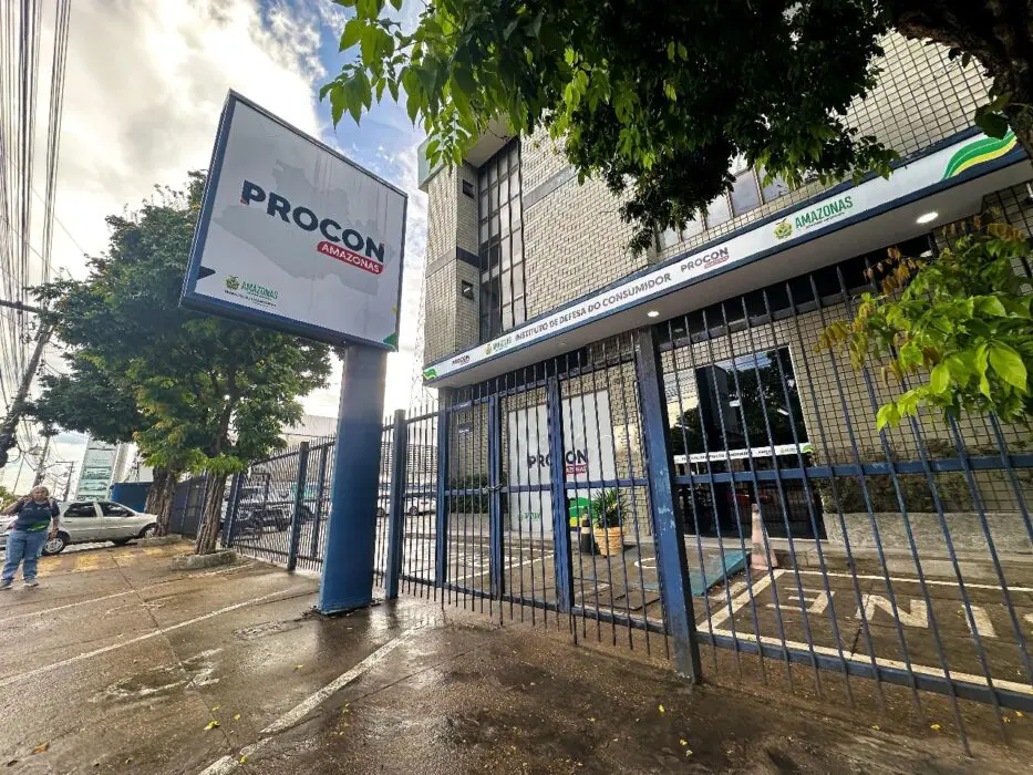 Defesa do Consumidor: Saiba quando procurar o Procon e quando buscar a Decon