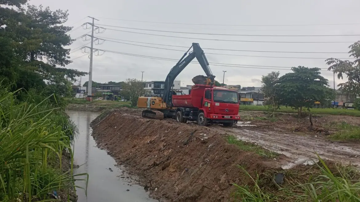Prefeitura conclui mais uma semana de trabalho intensivo no igarapé do Mindu