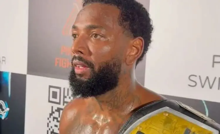 Nego do Borel conquista vitória em sua estreia no boxe em torneio entre artistas e atletas
