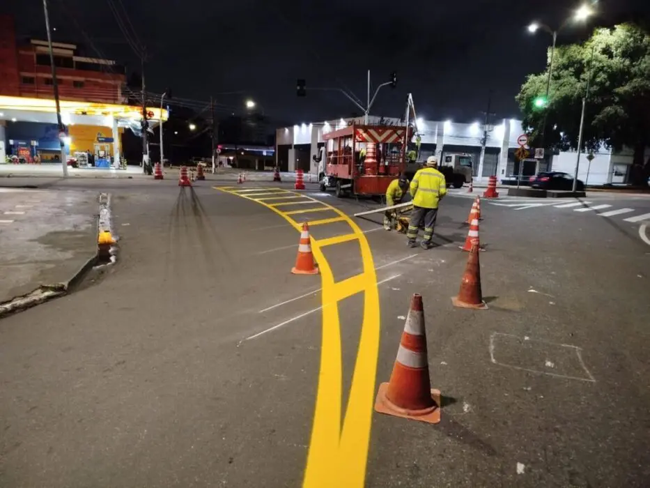 Prefeitura amplia sinalização viária e oferece mais segurança no trânsito em Manaus
