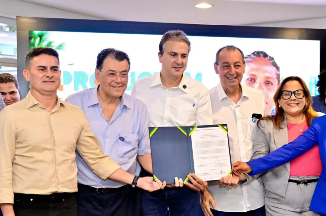 Prefeito David Almeida e ministro da Educação participam da inauguração de centro de tecnologia e anunciam investimentos para qualificação profissional
