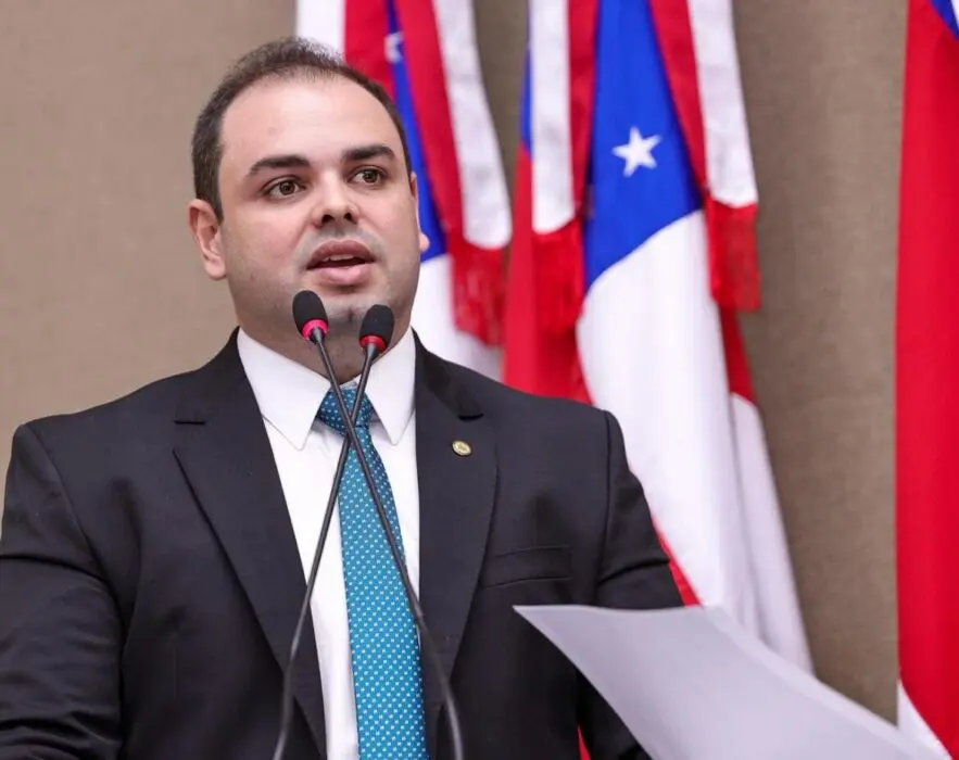 Presidente Roberto Cidade propõe política estadual para reduzir uso de plásticos nas escolas do Amazonas